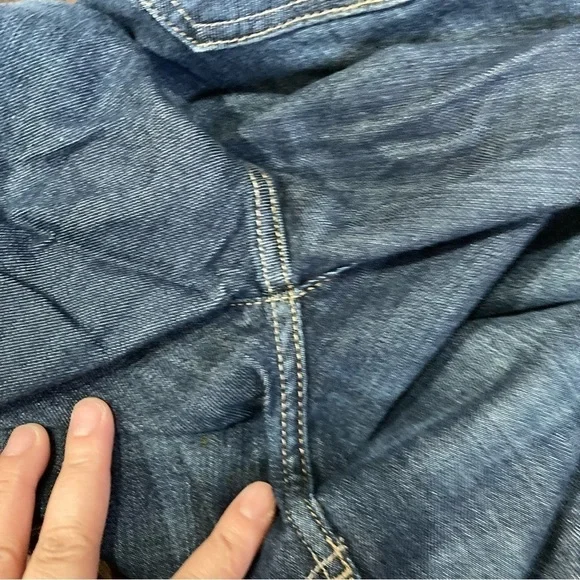 8 ROCK & REPUBLIC Berlin stretchy jeans. High rise dark wash tapered studded EUC - Picture 6 of 16